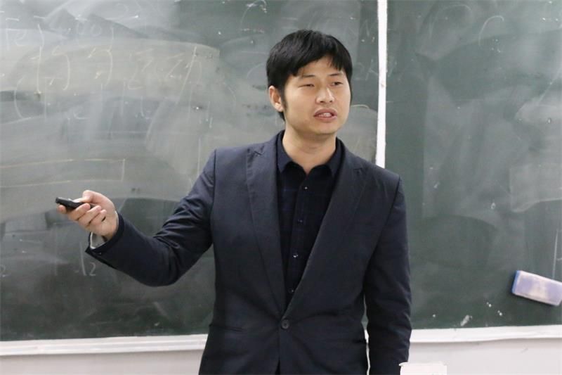 1512912893376071016.jpg 季斌.jpg